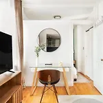 139-3E West Village 1Br Best Value