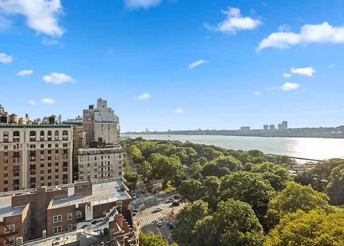 Riverside Tower Hotel