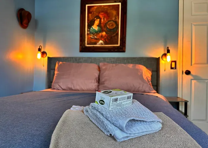 Perfect Private Room In Townhouse, 15 Minutes To Manhattan