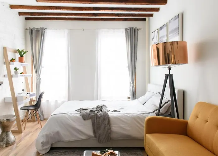 24-14 Renovated Studio Prime Gramercy W&D