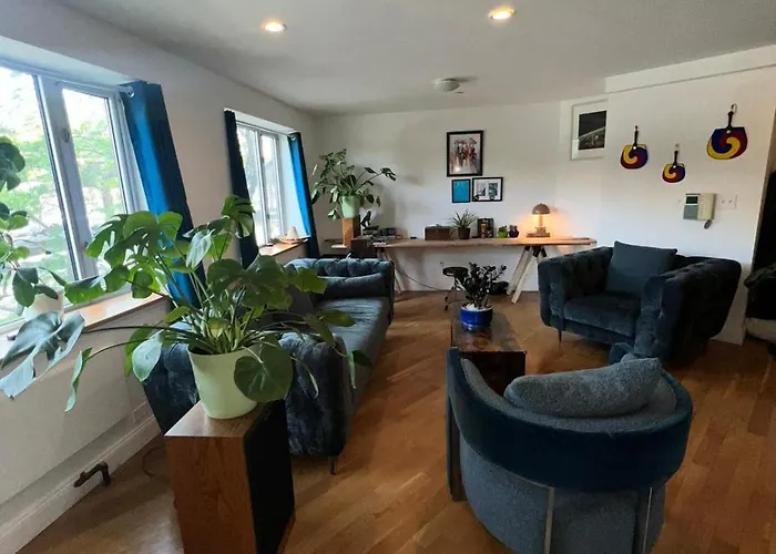 4 Peeps Apt Inwilliamsburg