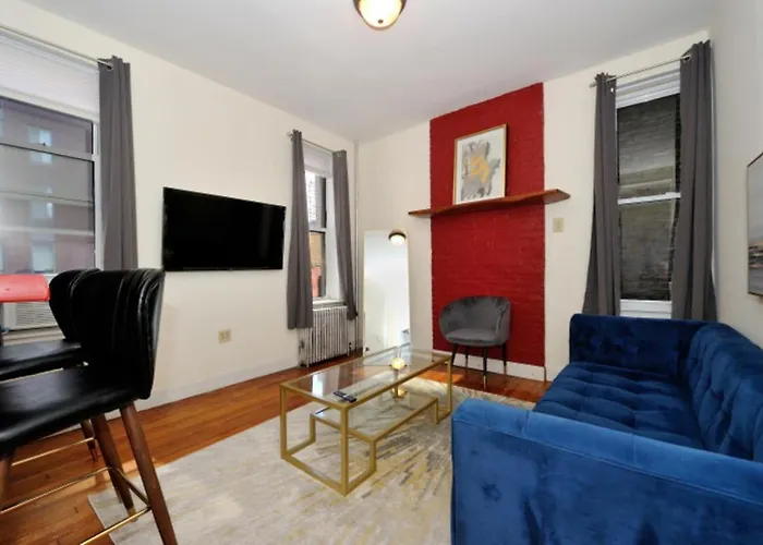 2Br Upper East Side Near Central Park