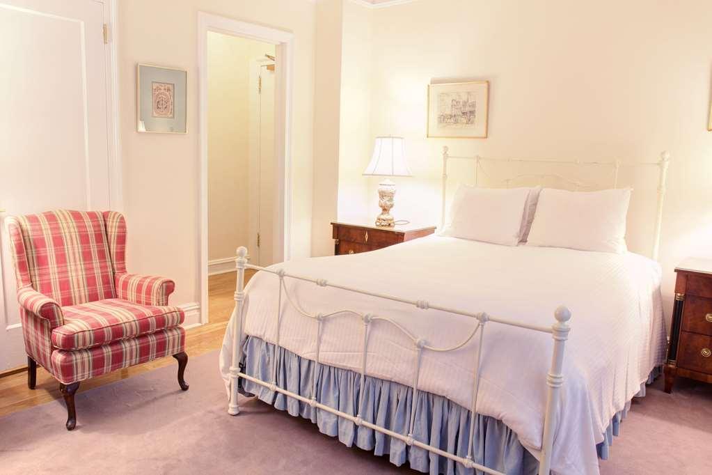 Hotel Roger Smith 3*