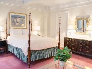 Hotel Roger Smith