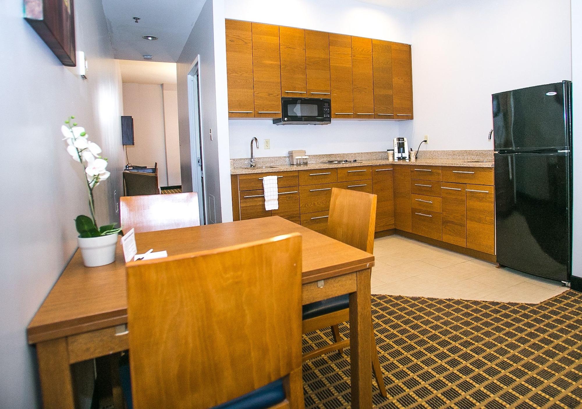 Pointe Plaza (adults Only) Hotel 3*