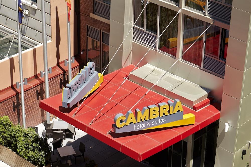 Cambria - Chelsea Hotel