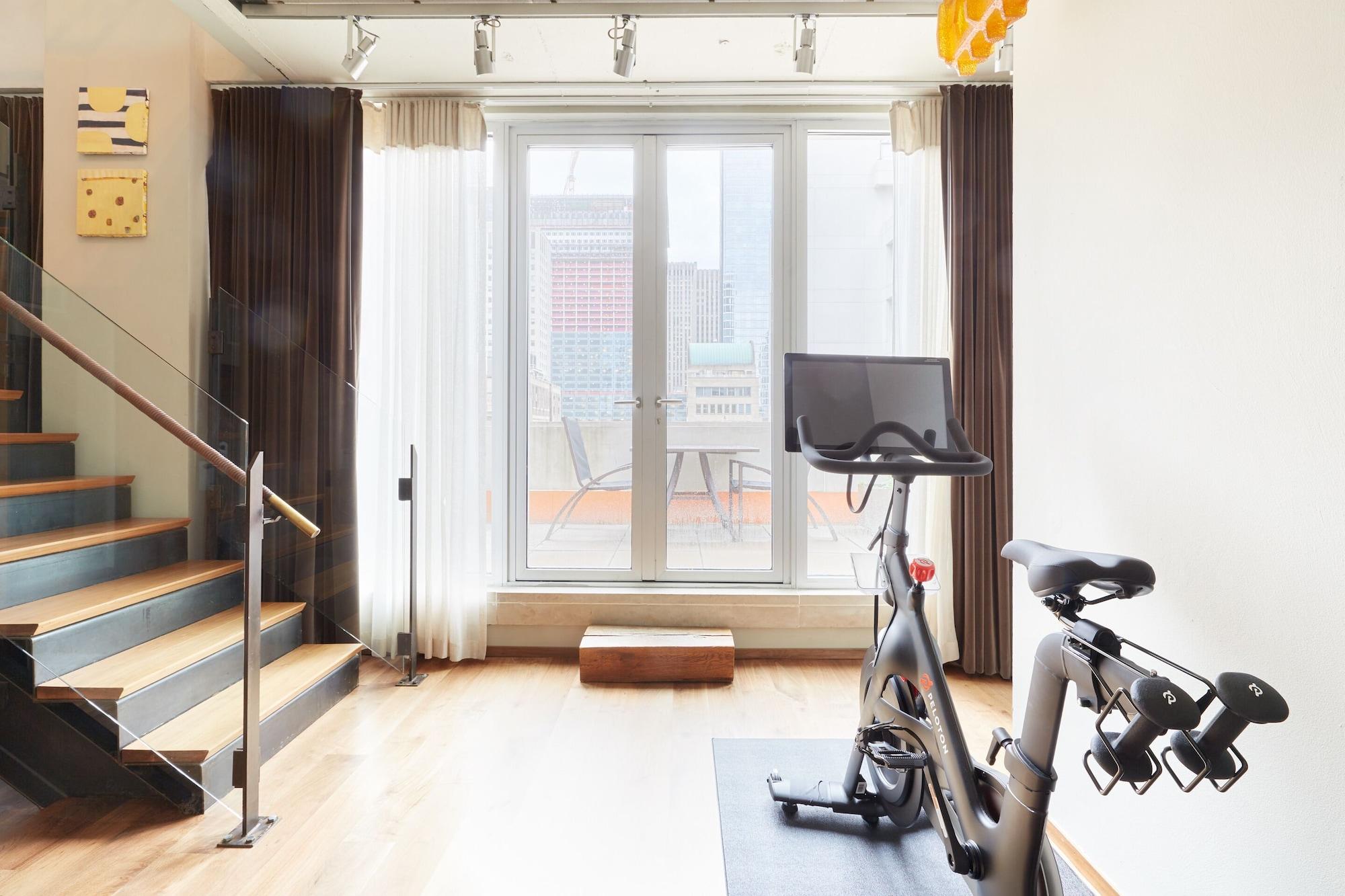 Chambers Powered By Sonder Hotel 4*