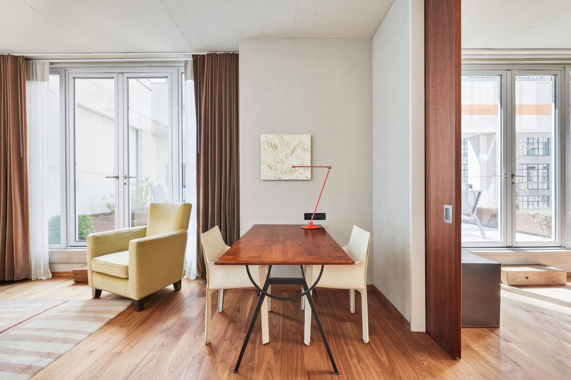 Hotel Chambers Powered By Sonder 4*