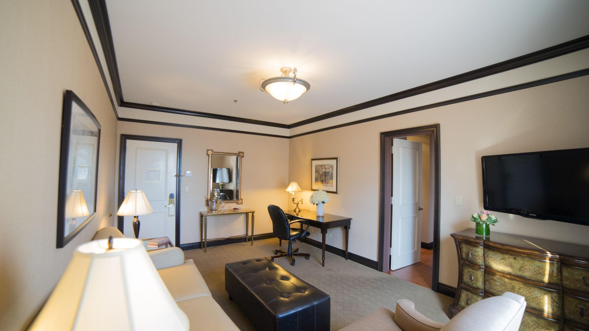 Hotel Lucerne 4*