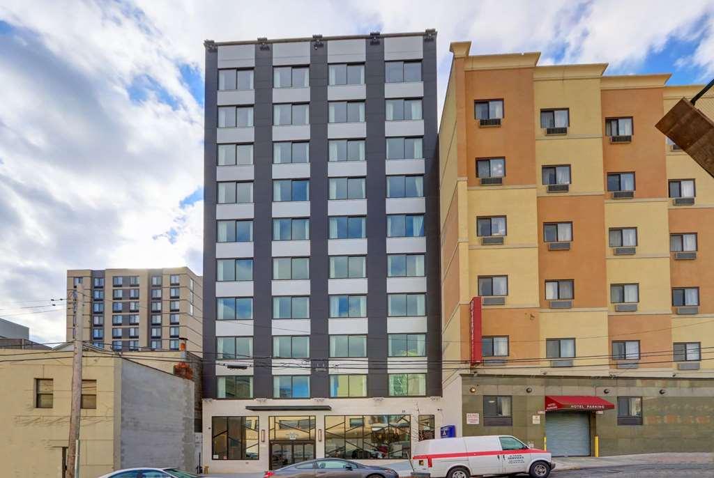Microtel By Wyndham Long Island