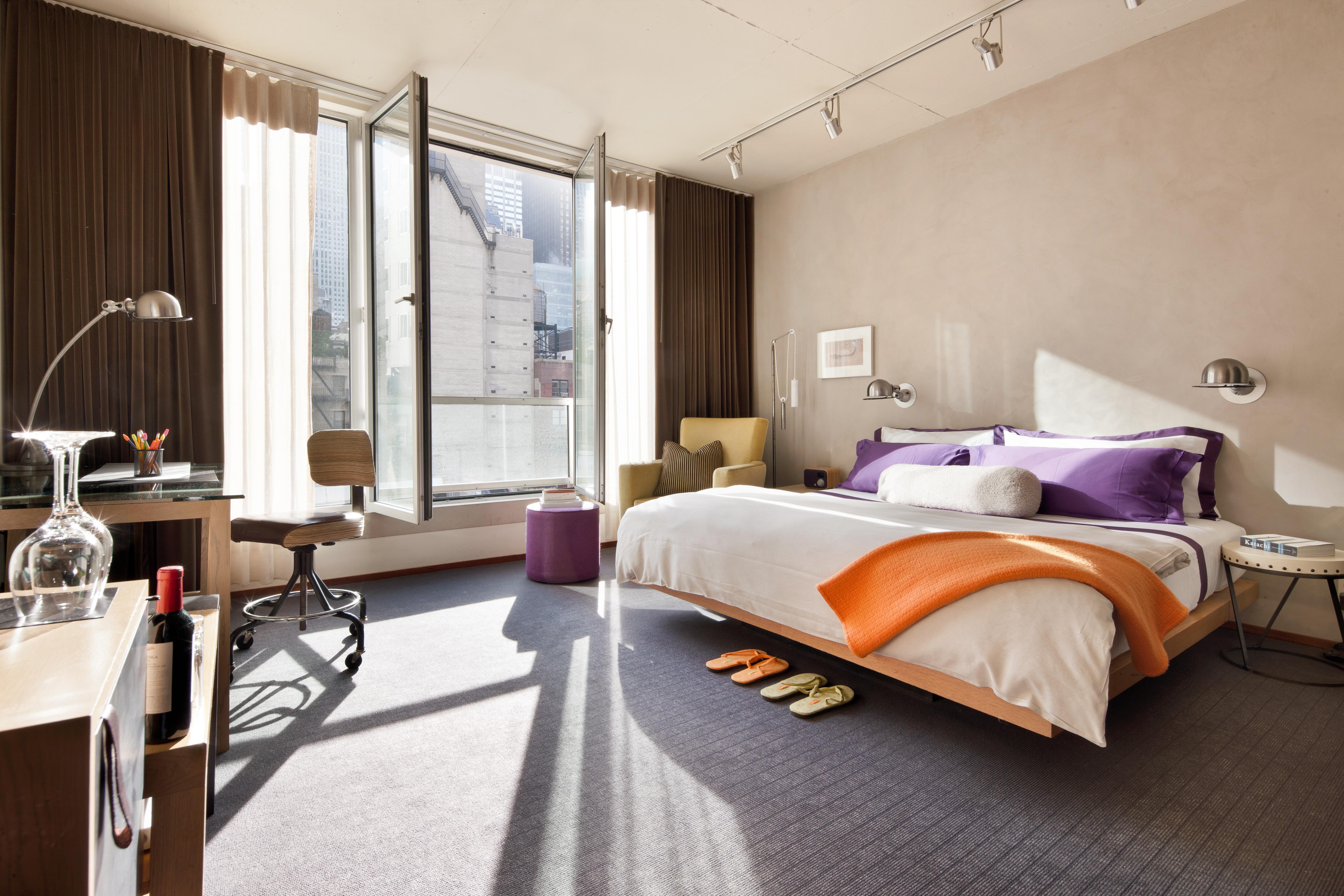 Chambers Powered By Sonder Hotel
