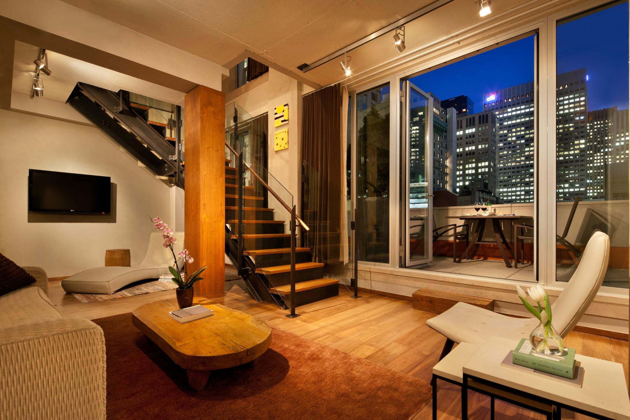 Chambers Powered By Sonder Hotel