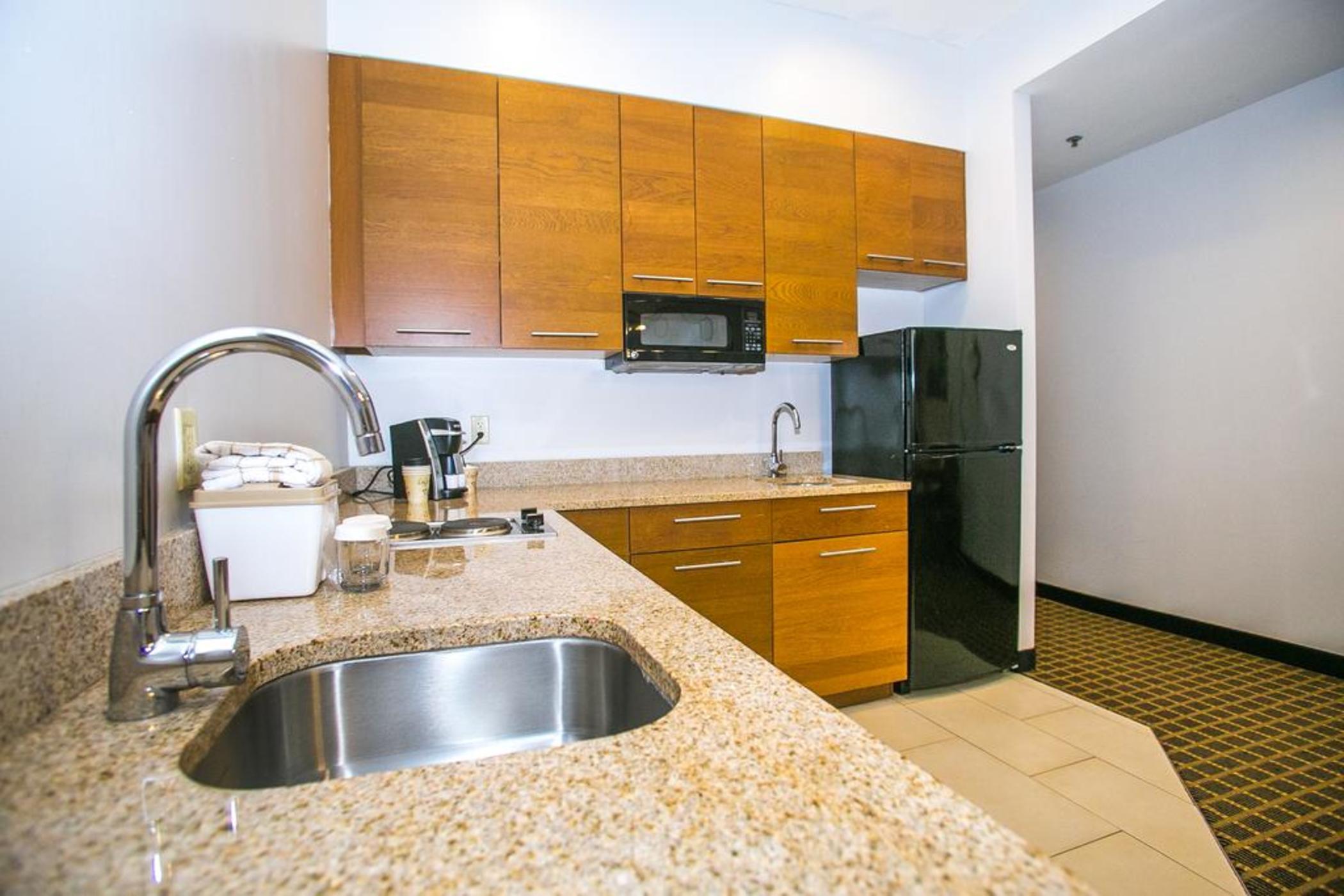 Hotel Pointe Plaza (adults Only) 3*