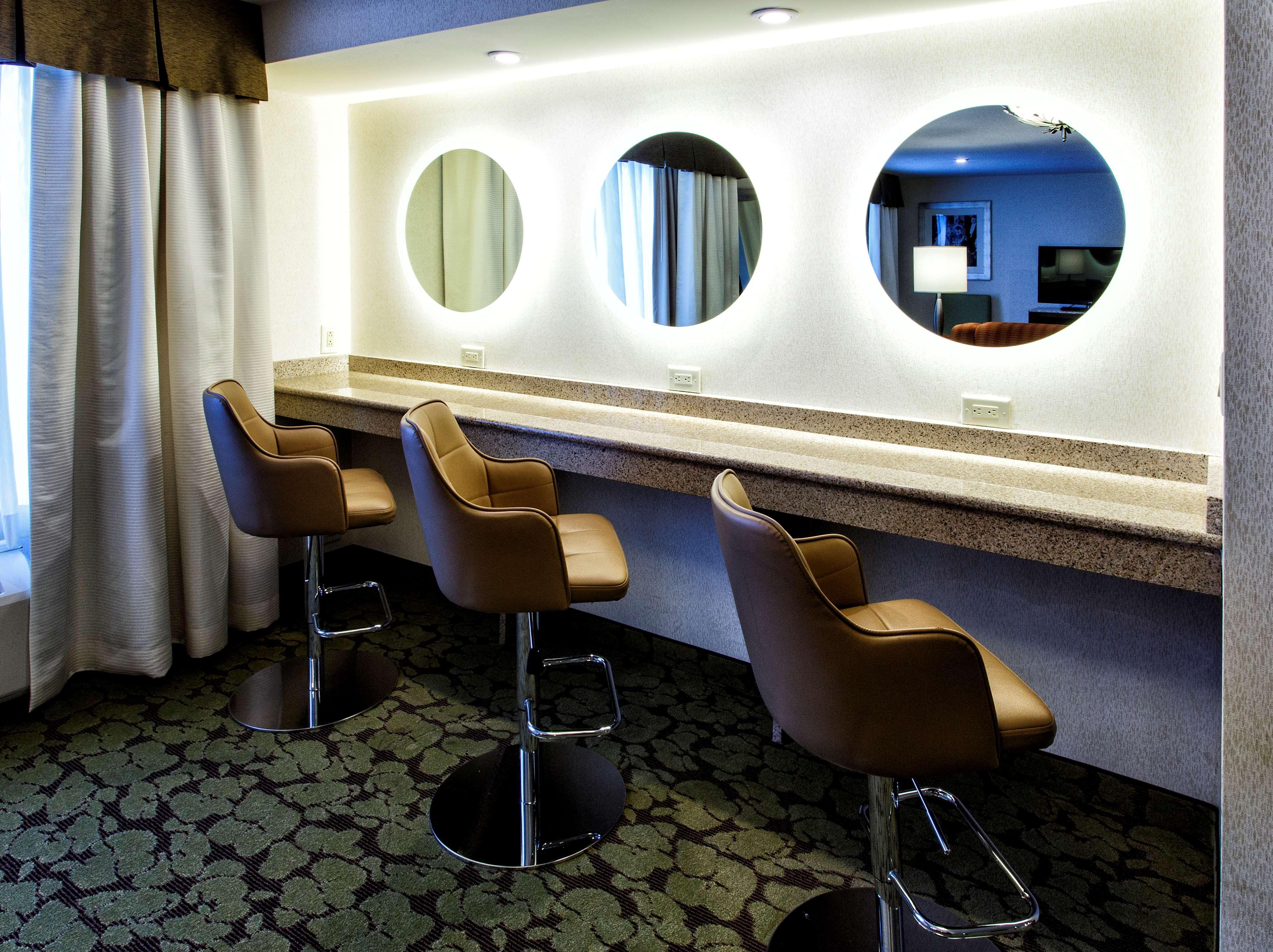 Hilton Garden New York/staten Island Hotel