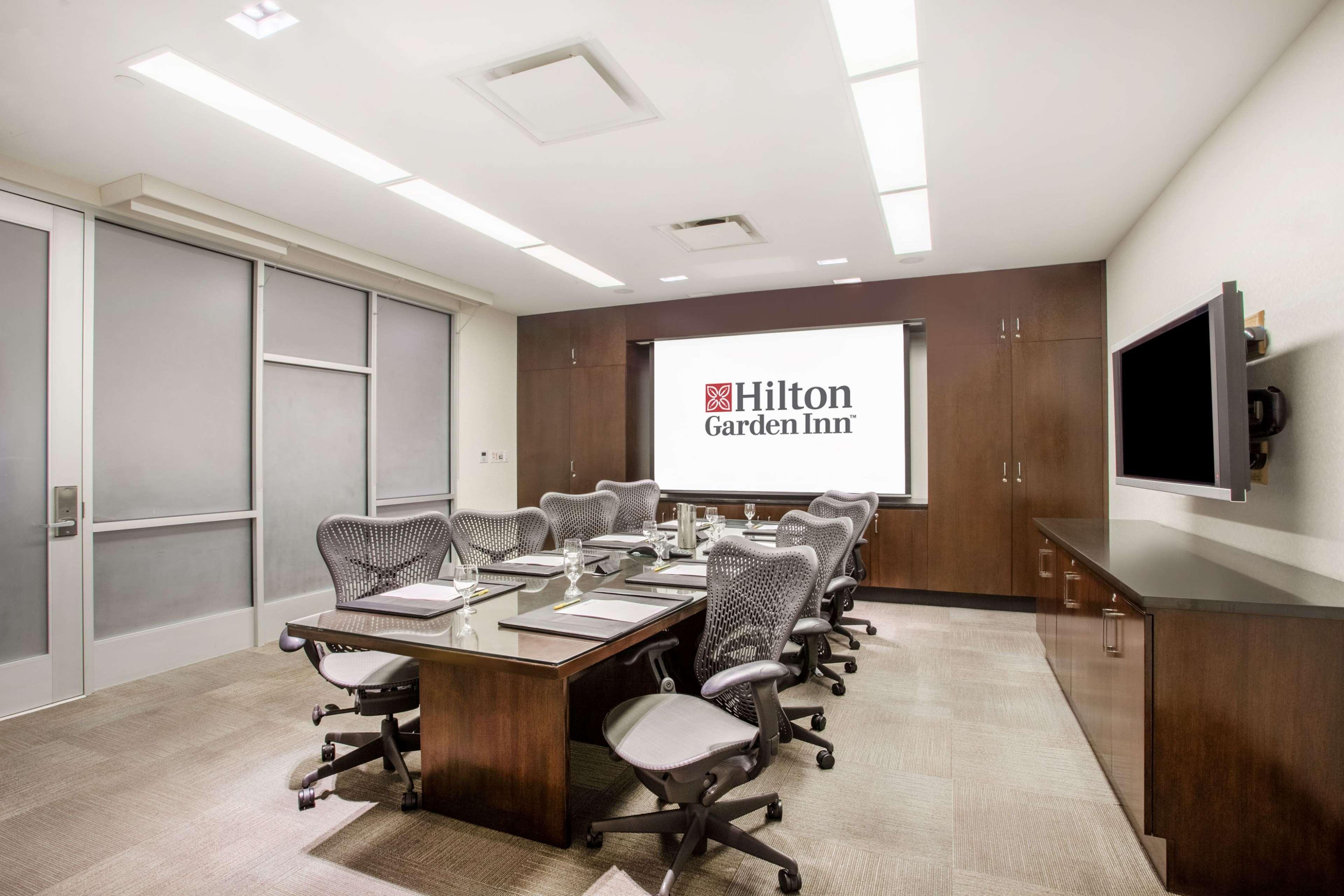 Hilton Garden West 35th Street Hotel 3*