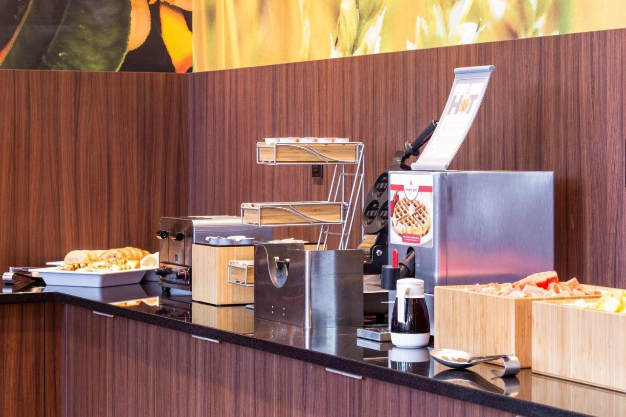 Hotel Fairfield & By Marriott Queens/fresh Meadows