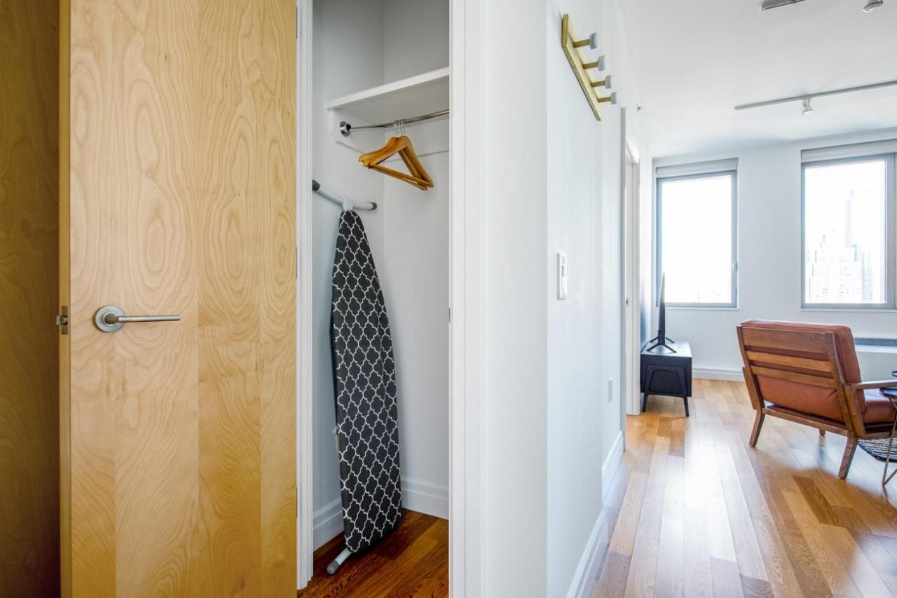 Hells Kitchen 1br W Doorman Nr Park Nyc-525 Apartment