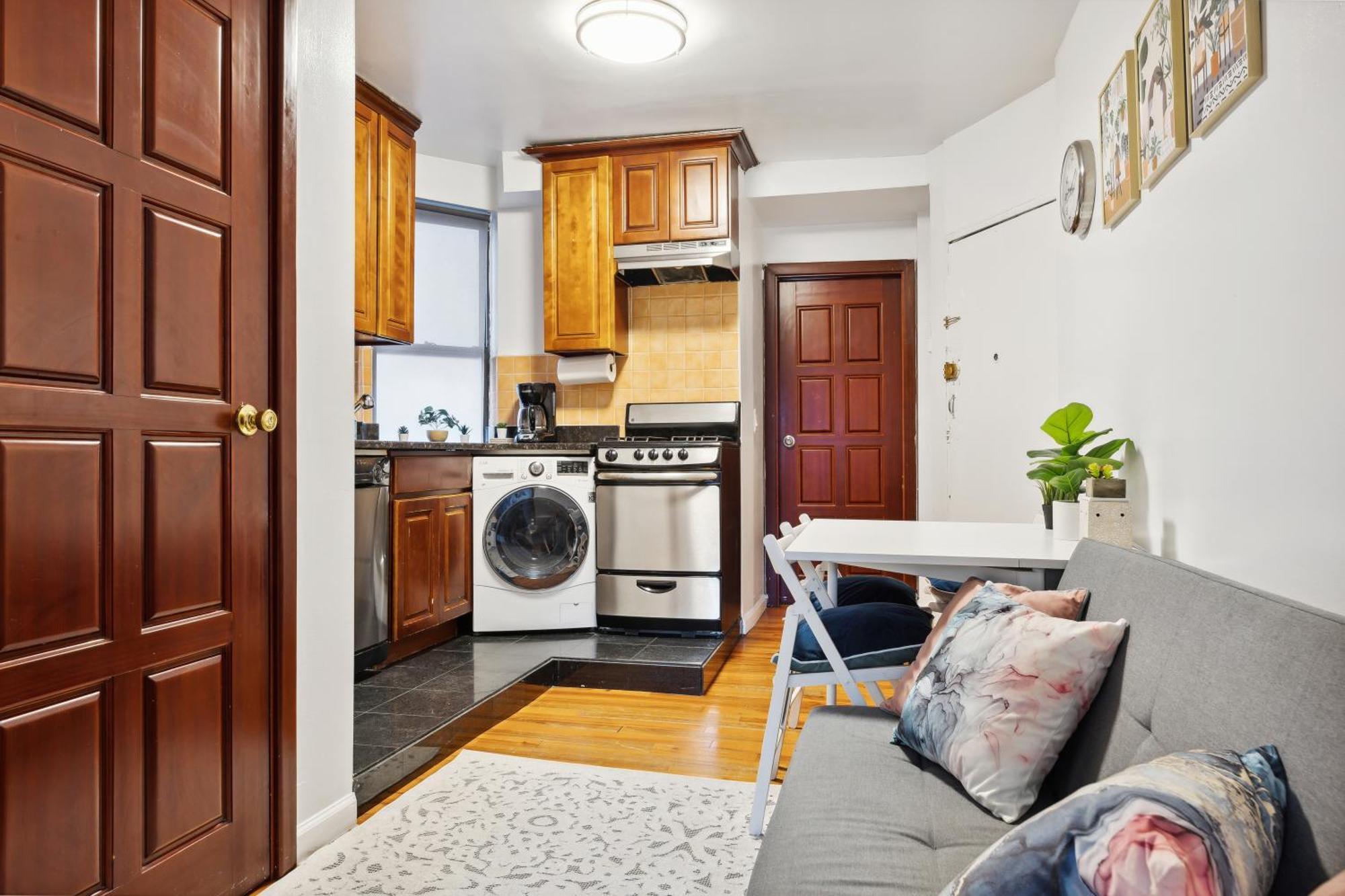 Unique 2bd In Perfect Location Next To Time Square Apartment