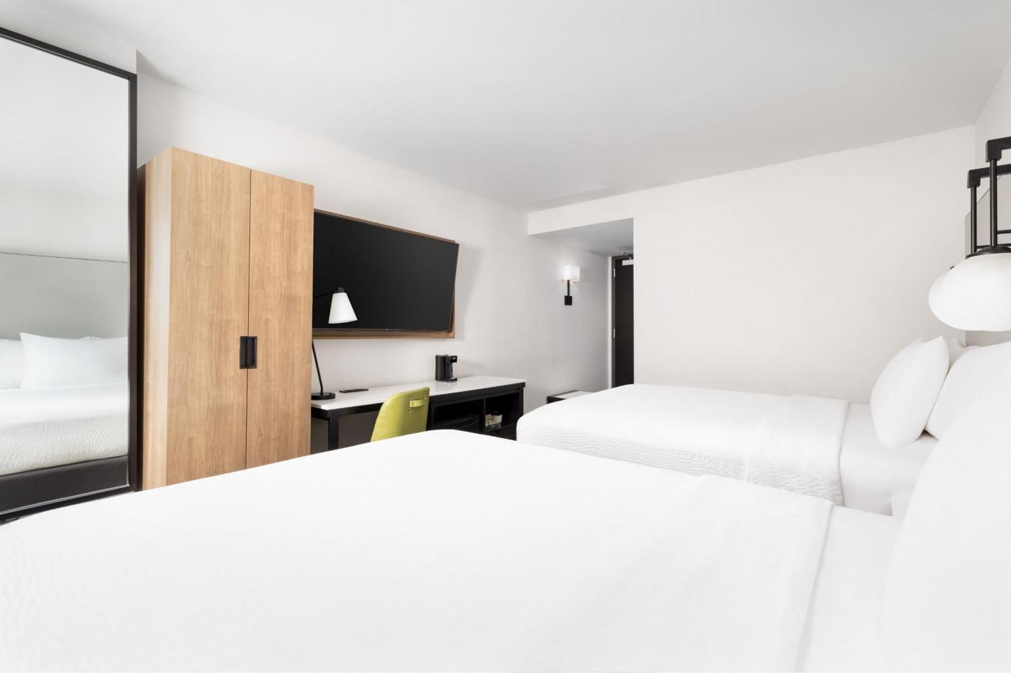 Hotel Fairfield & By Marriott Manhattan/times Square South 4*