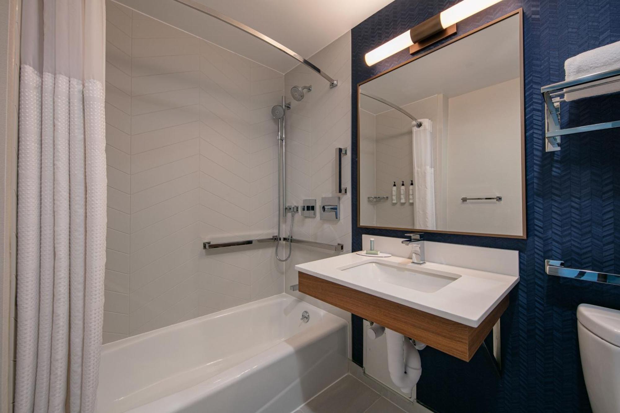Fairfield By Marriott Jfk Airport 3*