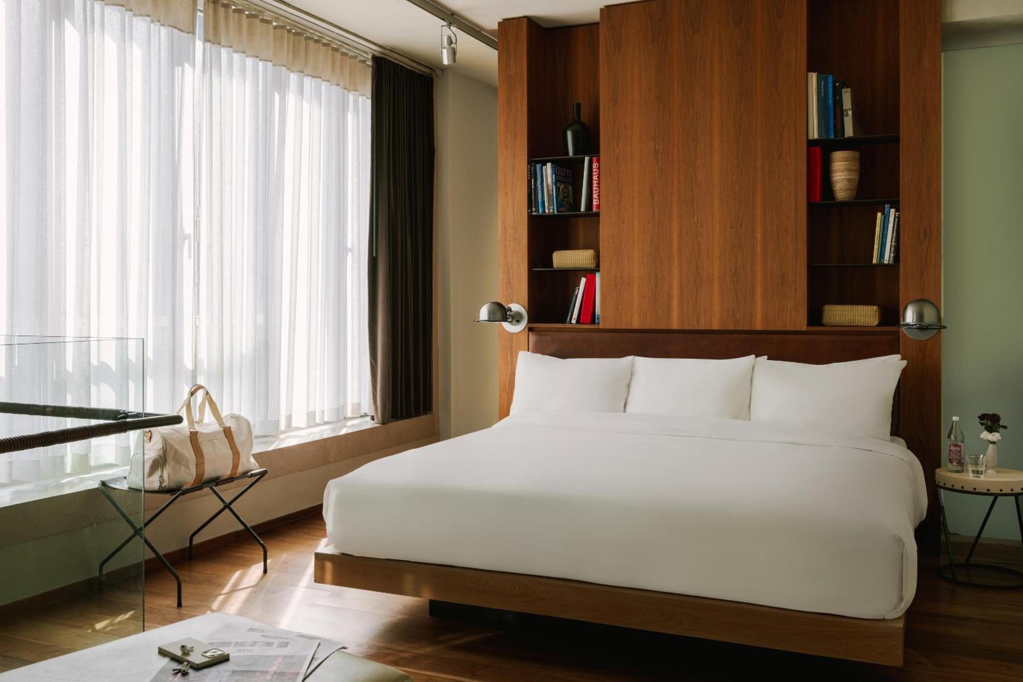 Hotel Chambers Powered By Sonder 4*