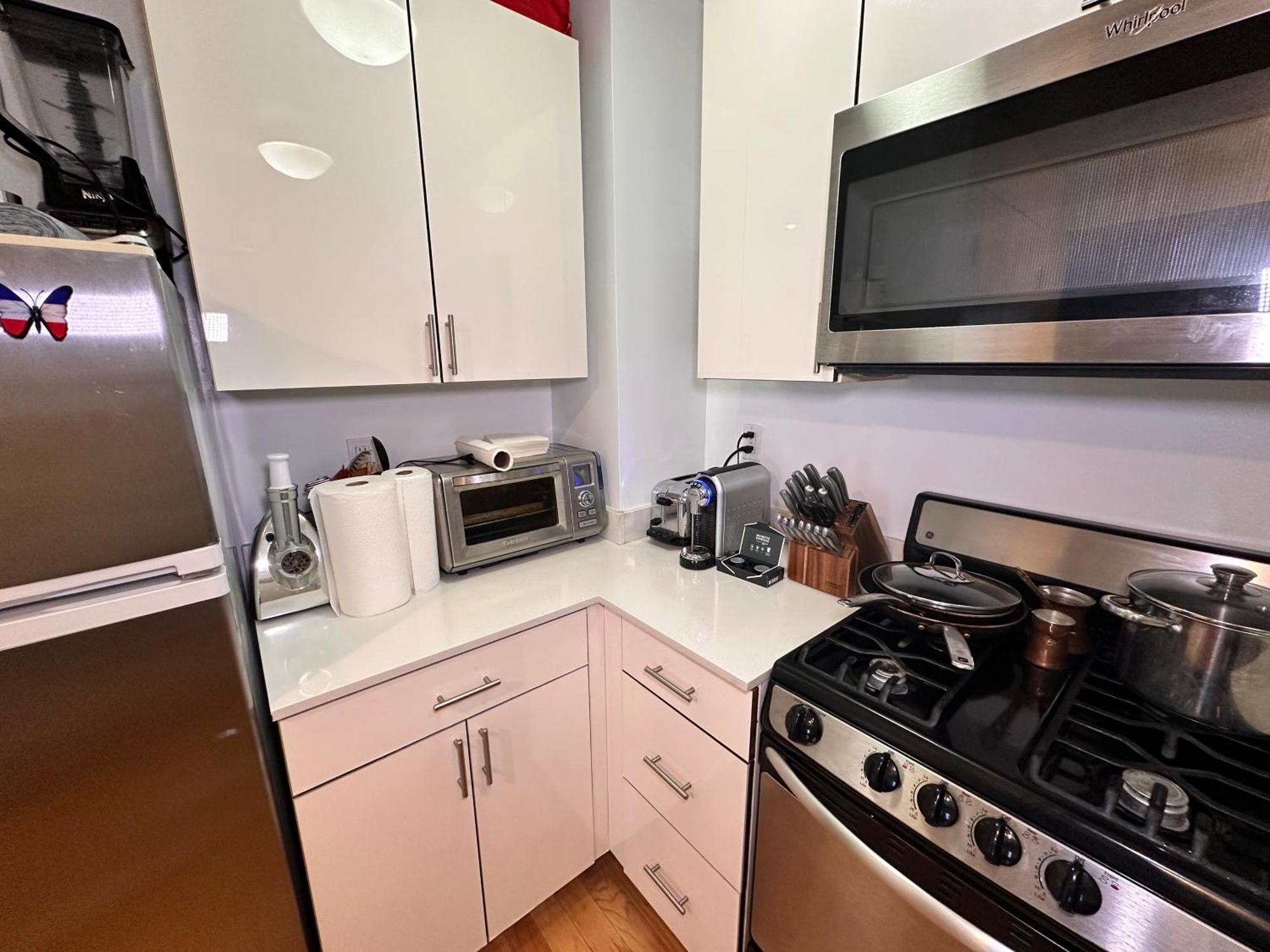 Studio Apart With Kitchen Manhattan * New York