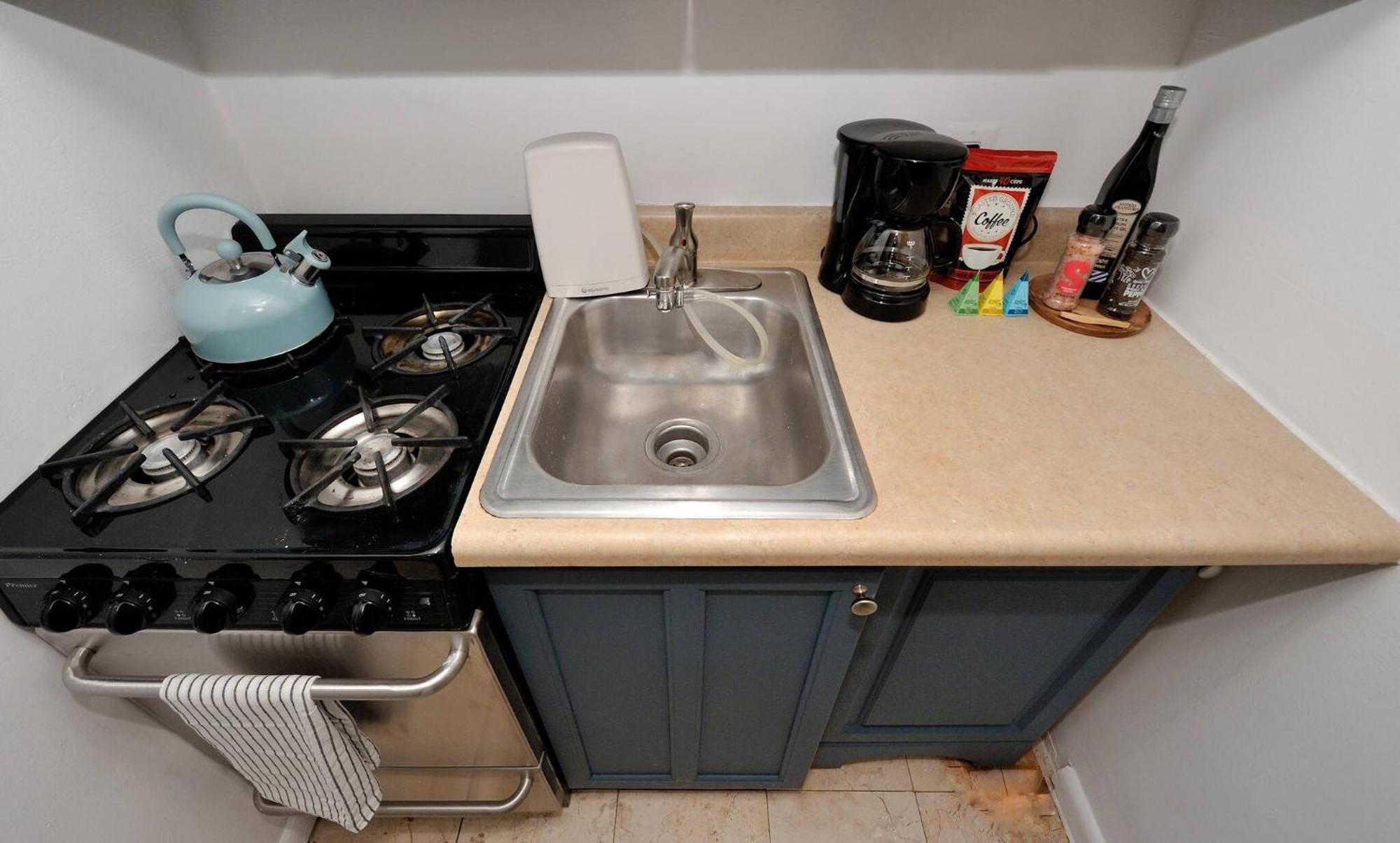 Heart Of Nyc Times Square Studio Apartment *