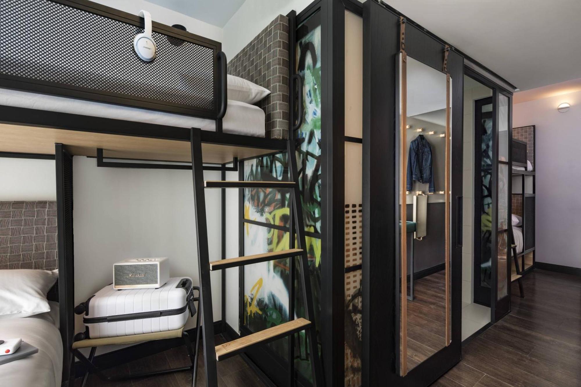 Moxy Nyc East Village Hotel New York