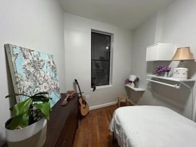 Bright Artist 2 Bedroom - One Block From Prospect Park - Across From The Train Apartment New York