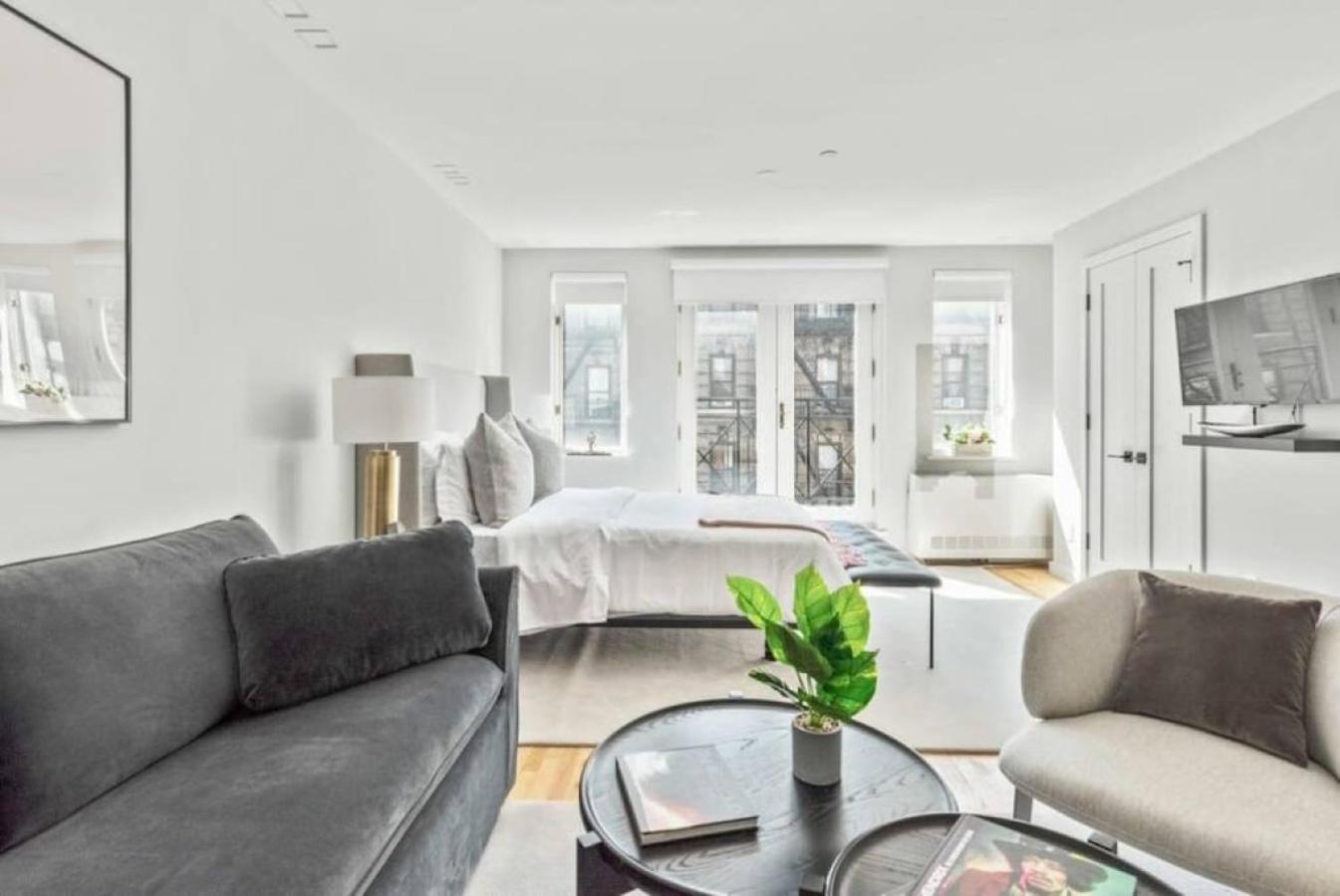 Luxe Studio With Charming Juliet Balcony * New York