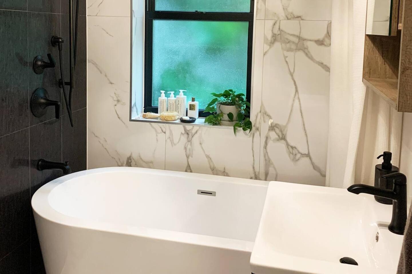 Homestay Two Story Luxury Brooklyn Brownstone *
