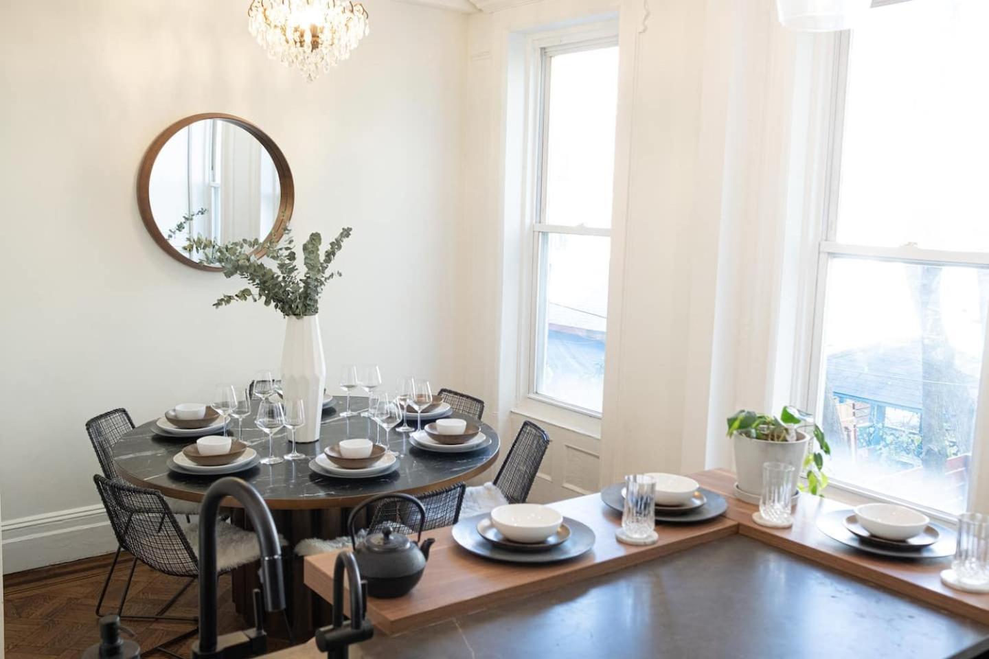 Two Story Luxury Brooklyn Brownstone Homestay New York