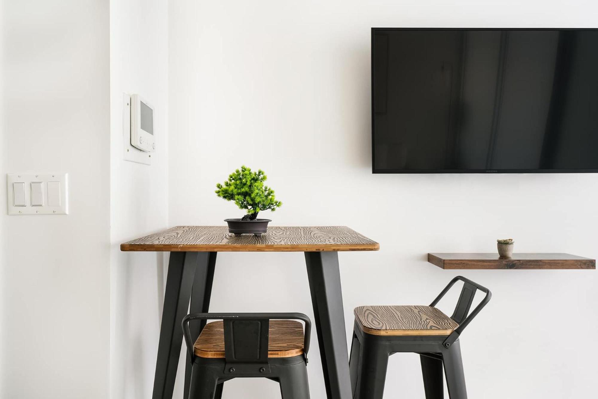 75-1d New 1br Prime Ues W D The Unit Value *