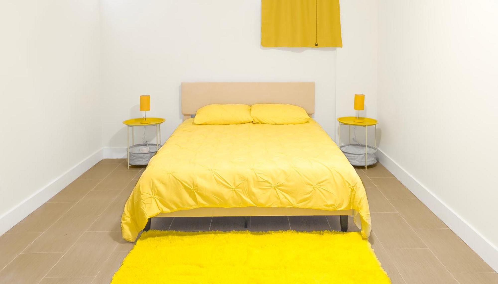 Yellow Sunrise Brooklyn Retreat Homestay *