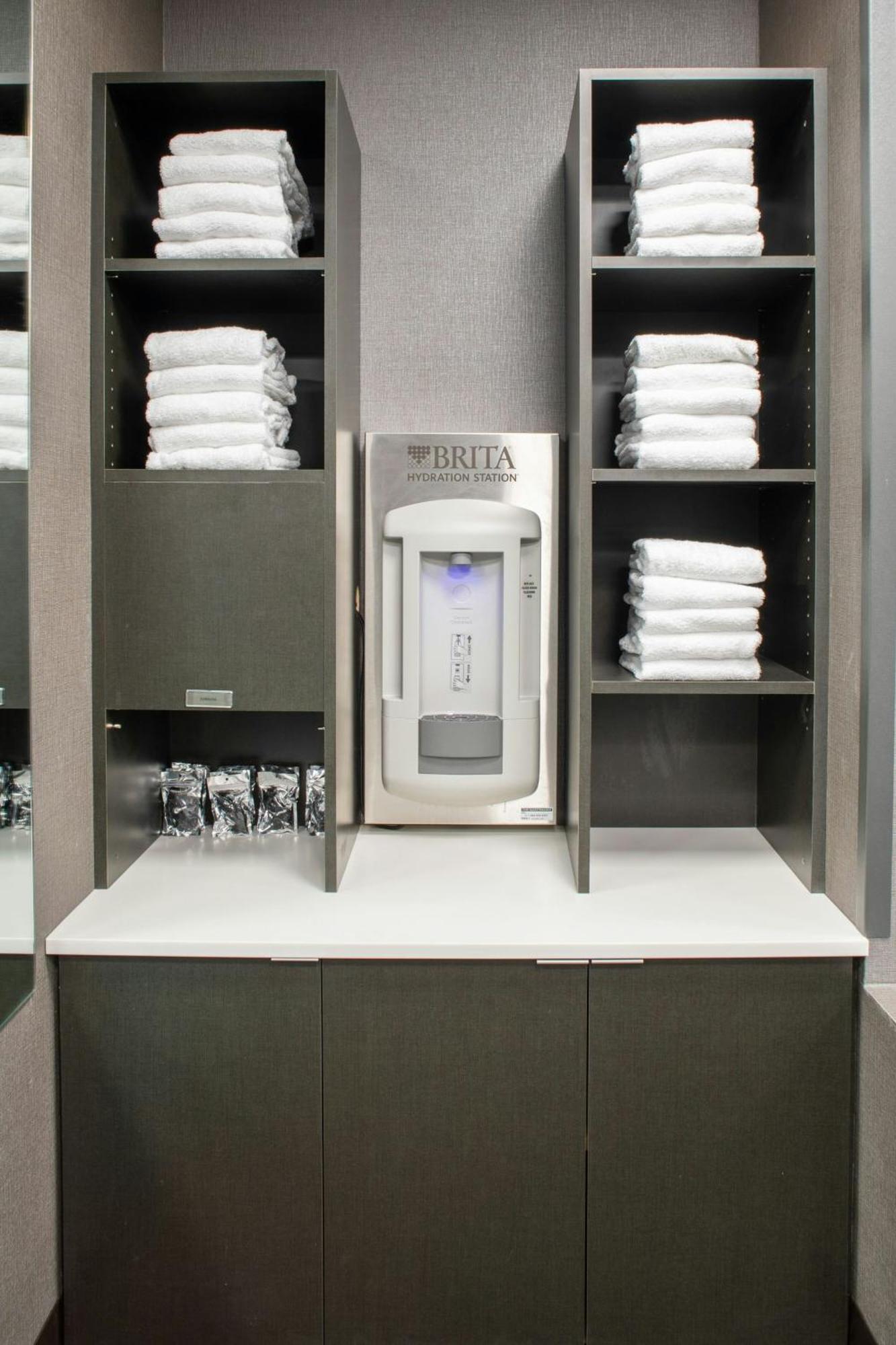 Fairfield & By Marriott Queens/fresh Meadows Hotel 3*