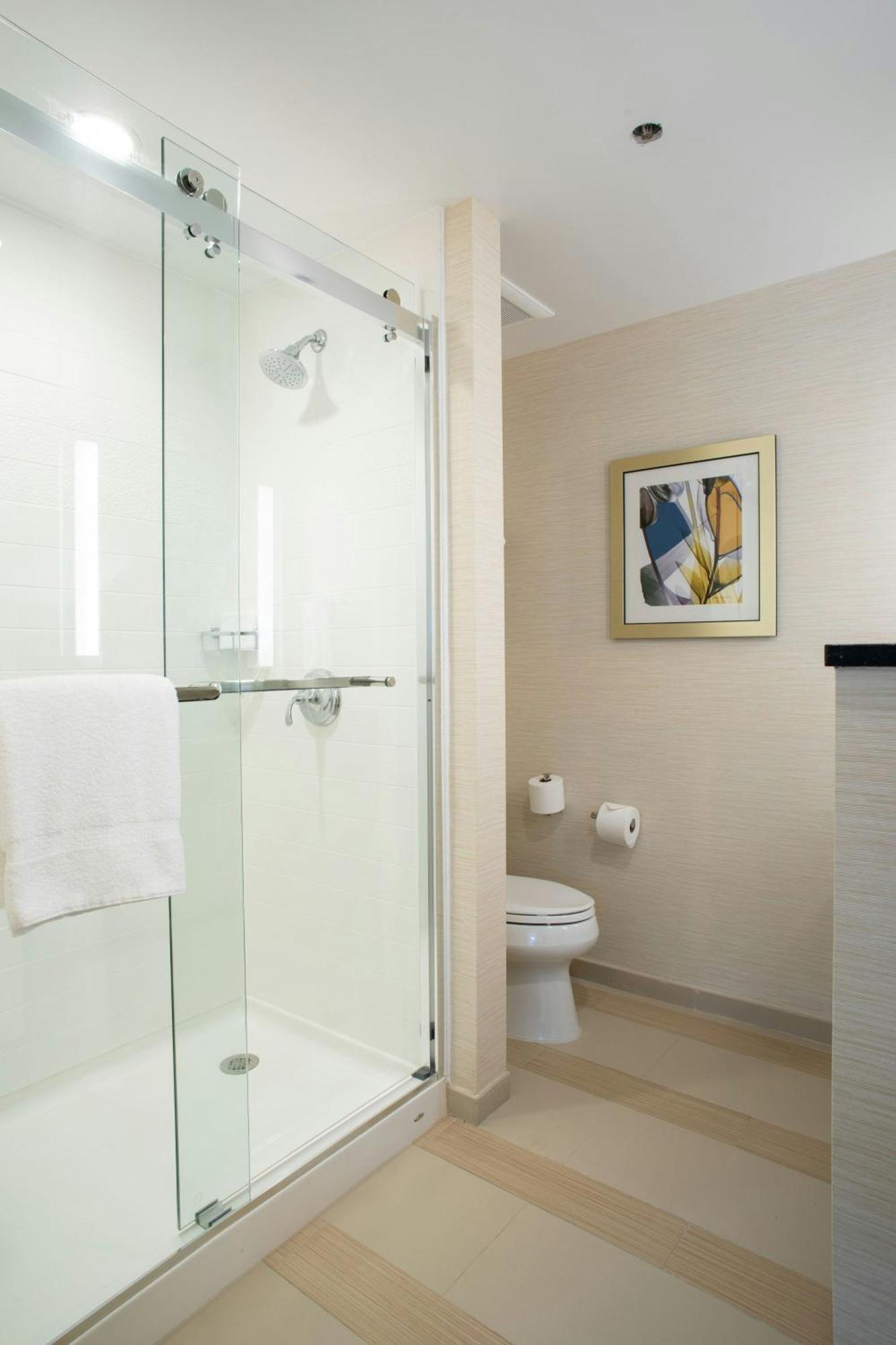 Hotel Fairfield & By Marriott Queens/fresh Meadows 3*