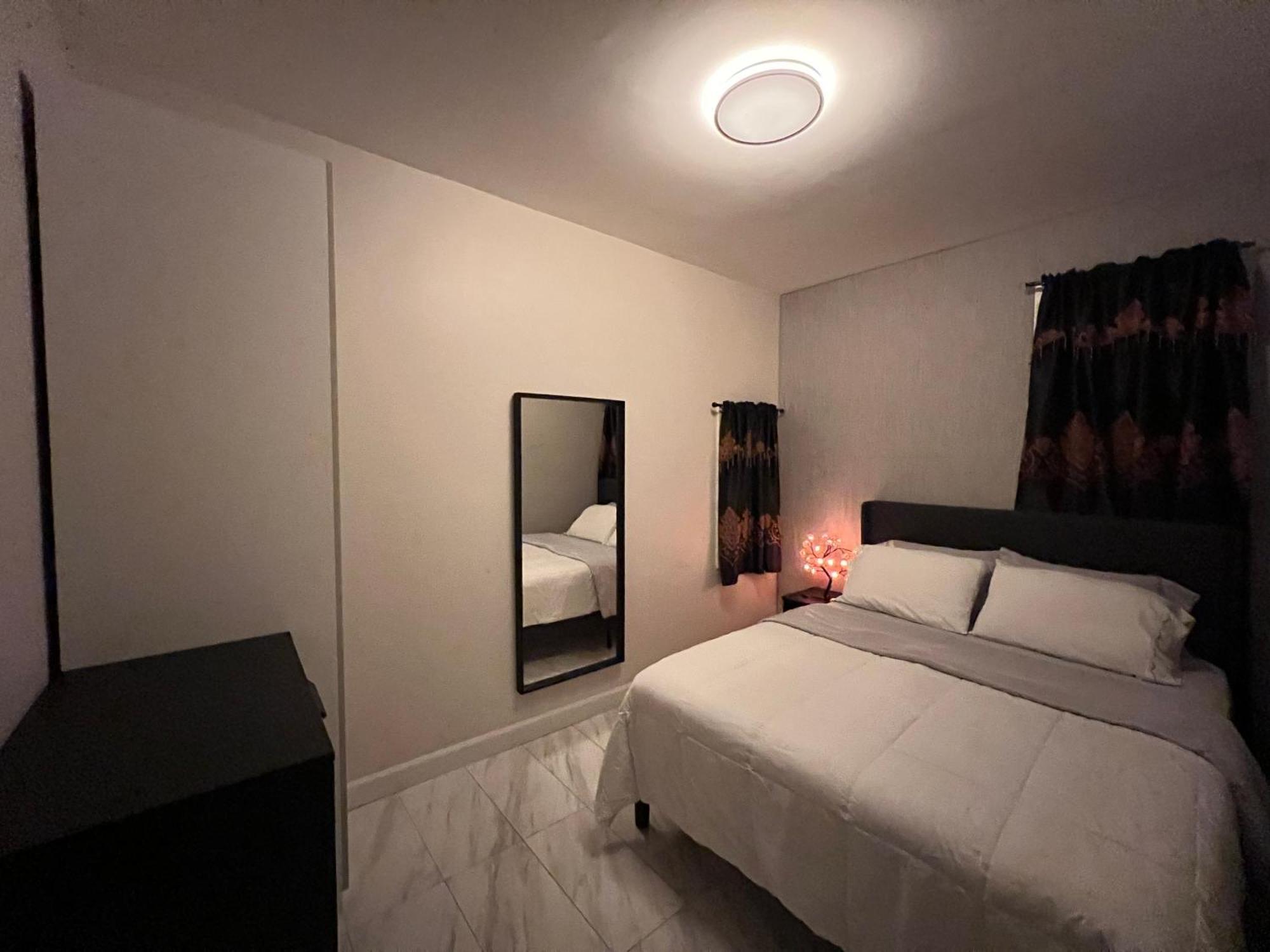 3 Bedrooms In 2nd Floor Modern Brooklyn Home, Close To J Train Guest house New York