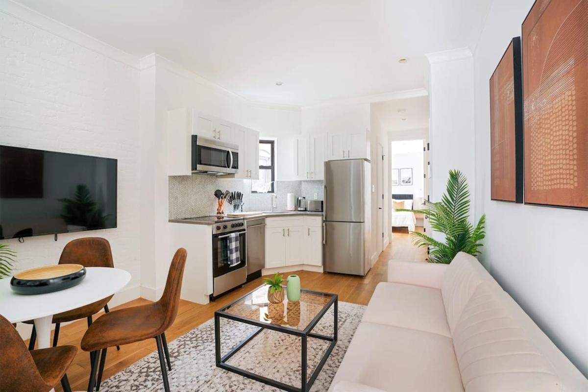 1290-16 New Renovated 2 Bedrooms In Ues Apartment *