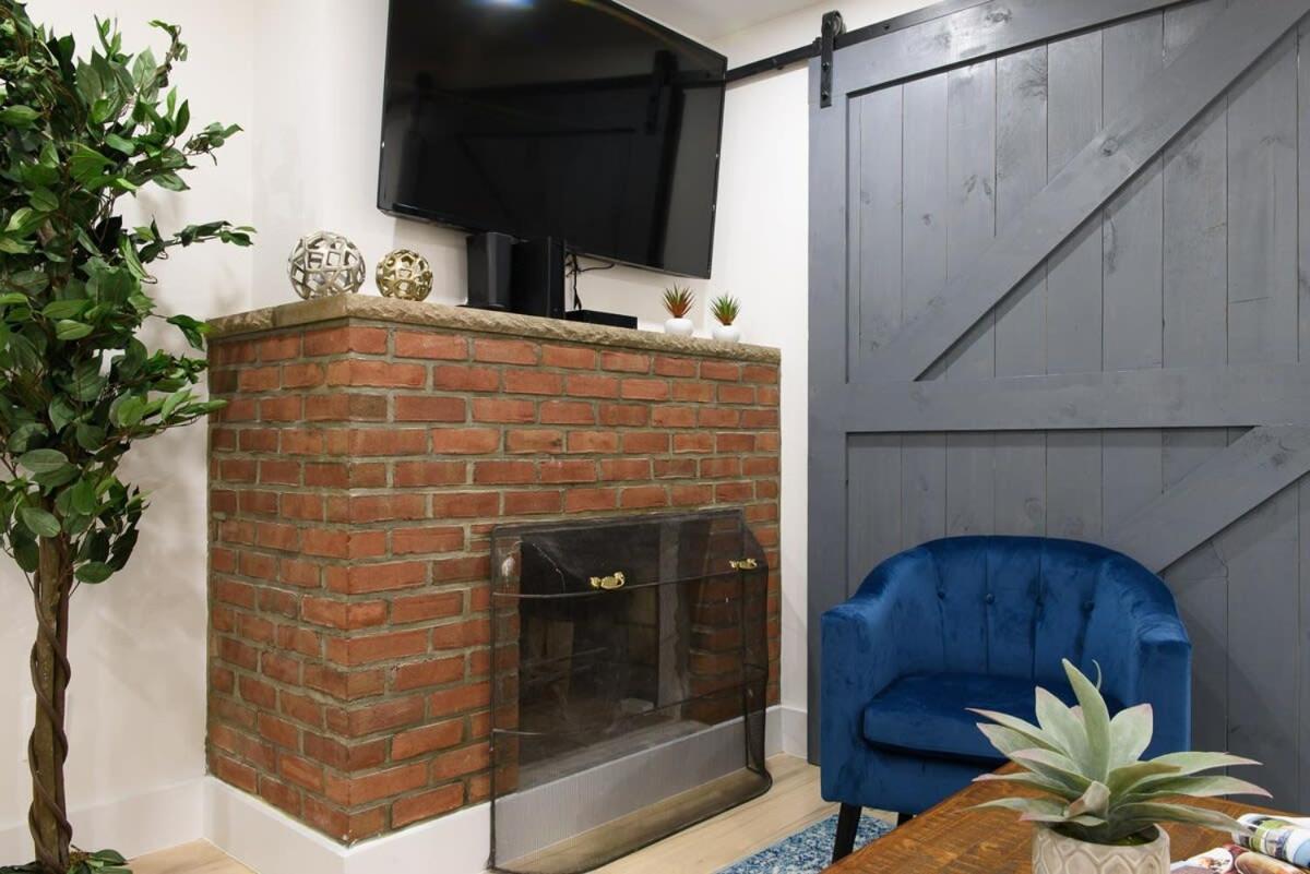 Apartment 75-5a Luxury 3br Duplex W&d In Unit Elevator *