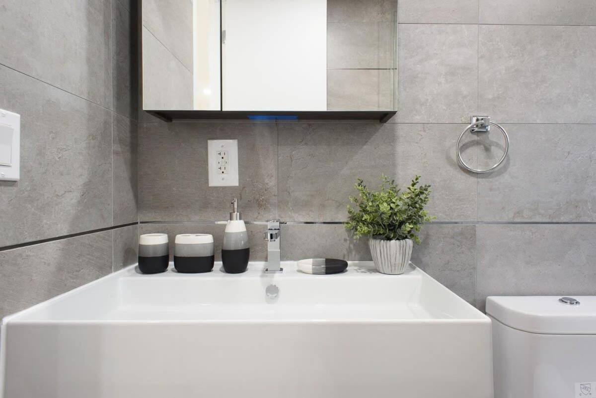 Apartment 75-5a Luxury 3br Duplex W&d In Unit Elevator *