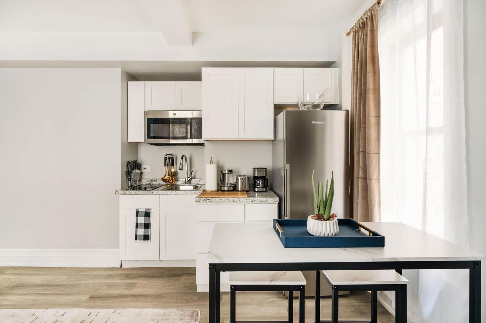 73-1406 New 1br 1bth Uws Doorman Gym New York