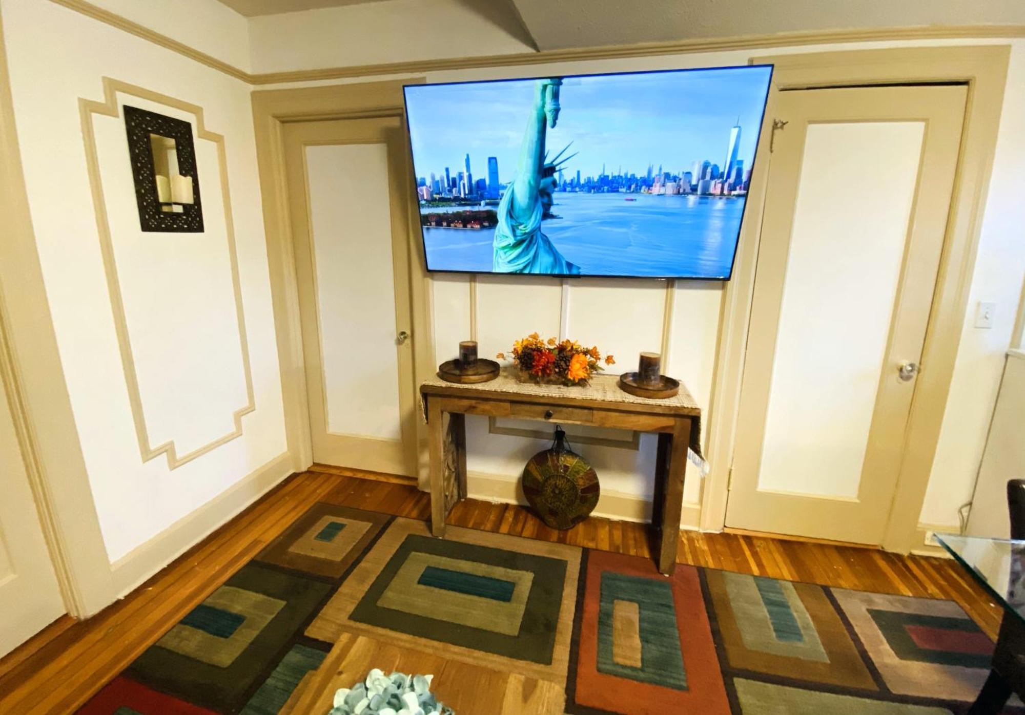 Nyc Cozy Private Bedroom With Free Parking & Near Subway - Business & Tourists Apartment *