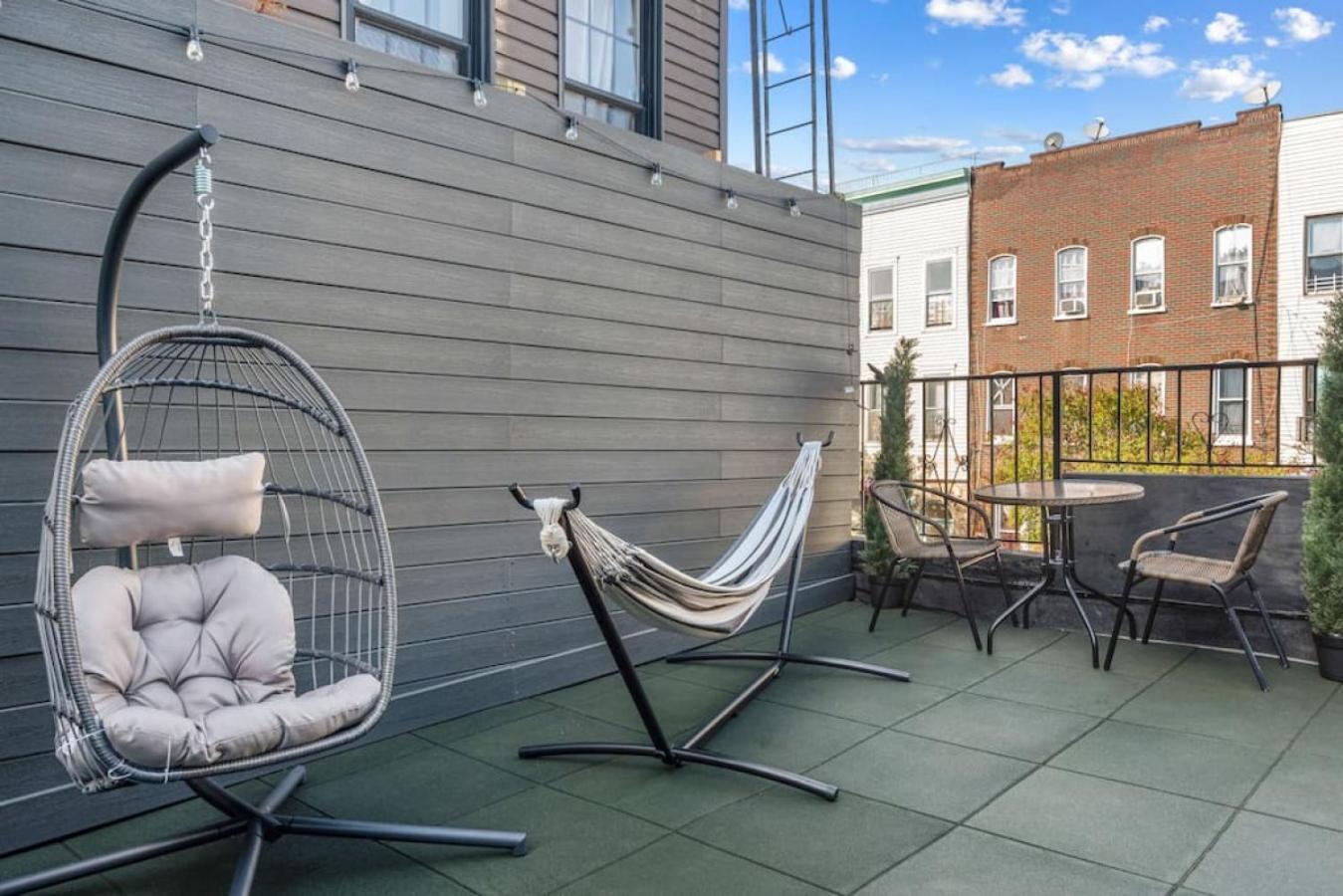 Bushwick Gem- Art Infused 2br With Rooftop At 