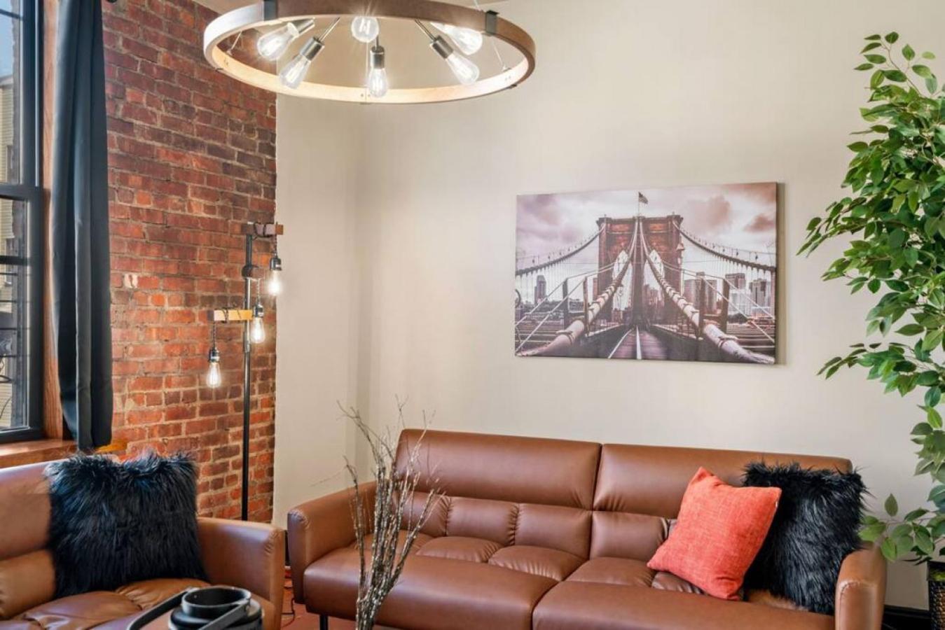 Bushwick Gem- Art Infused 2br With Rooftop At 