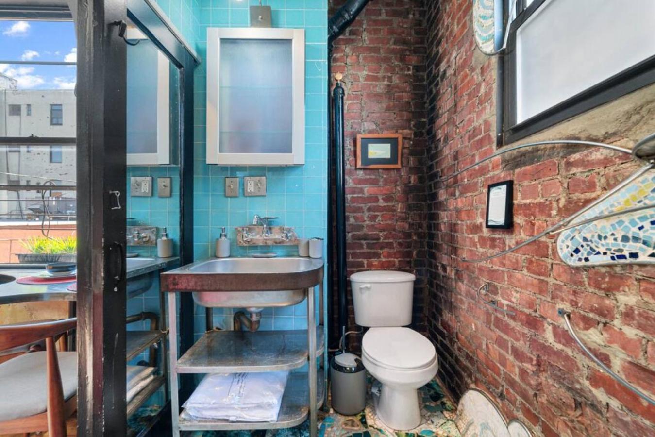 Apartment Bushwick Gem- Art Infused 2br With Rooftop At 