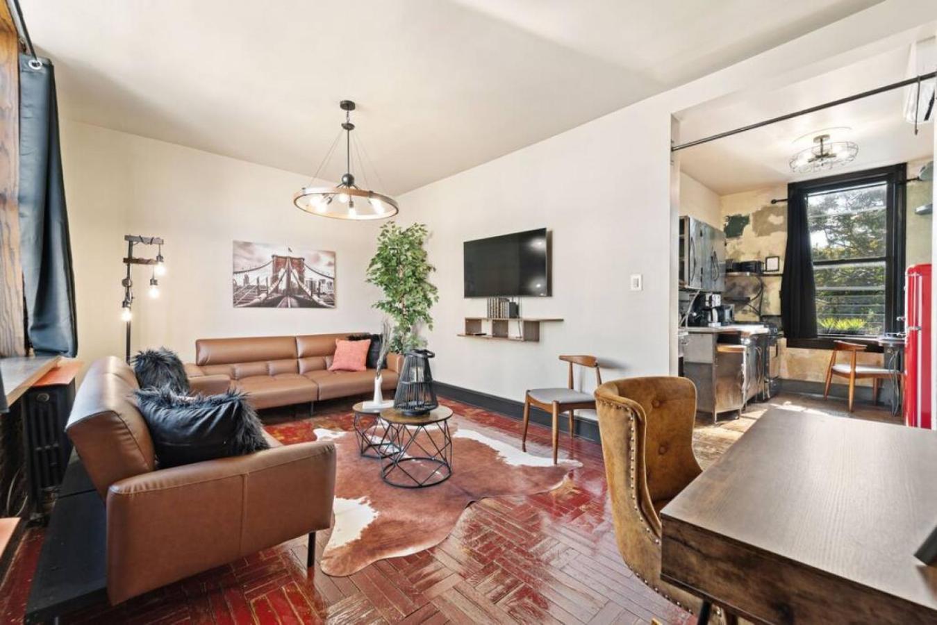 Bushwick Gem- Art Infused 2br With Rooftop At 