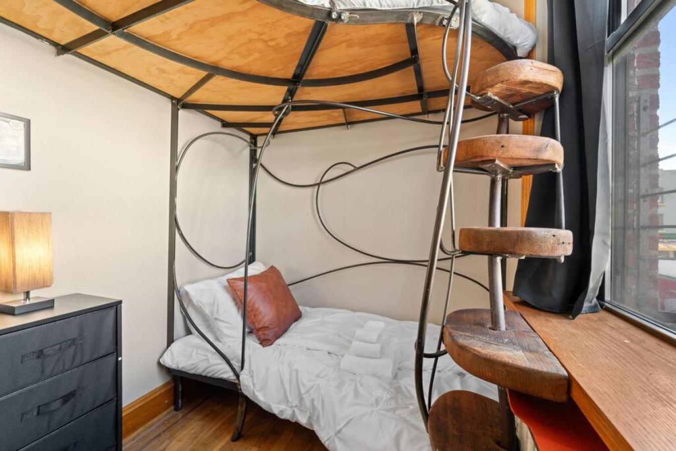 Apartment Bushwick Gem- Art Infused 2br With Rooftop At 