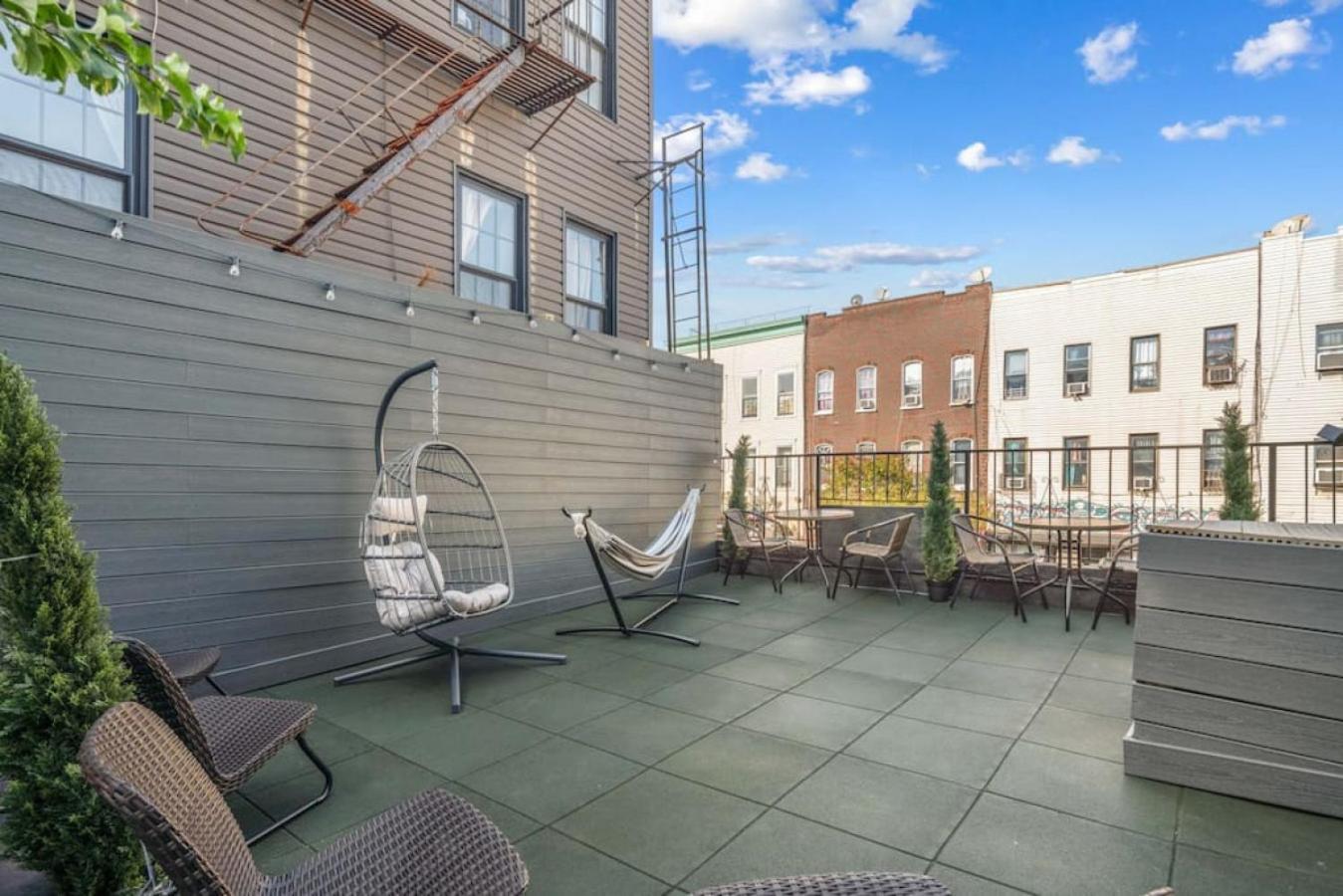 Bushwick Gem- Art Infused 2br With Rooftop At 