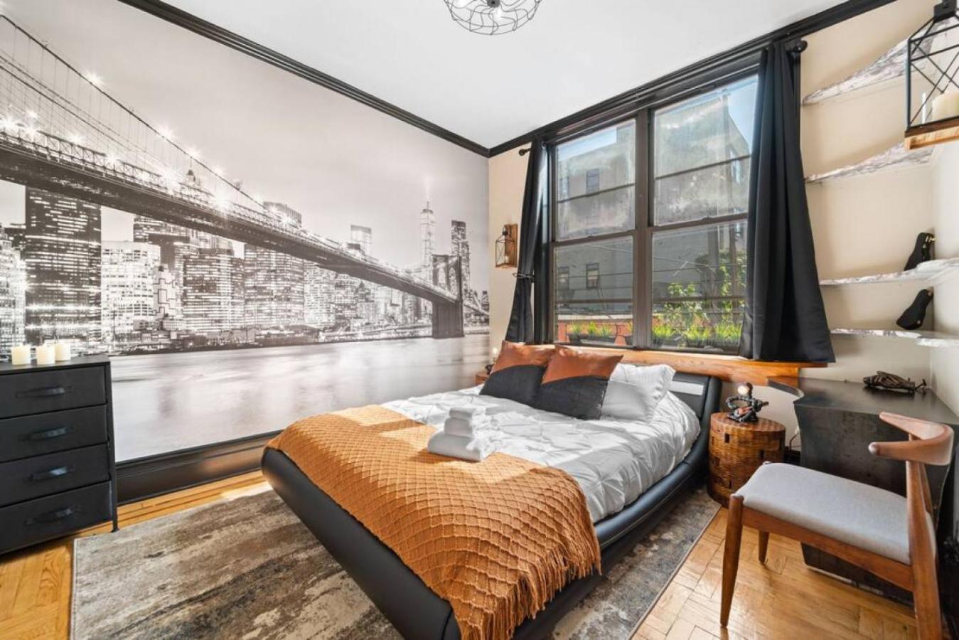 Bushwick Gem- Art Infused 2br With Rooftop At 