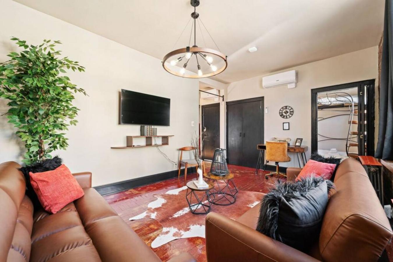 Bushwick Gem- Art Infused 2br With Rooftop At 